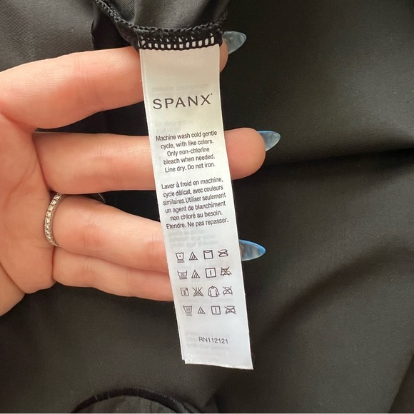 SPANX - Trust Your Thinstincts High-Waisted Mid-Thigh - Black - Picture 5 of 8